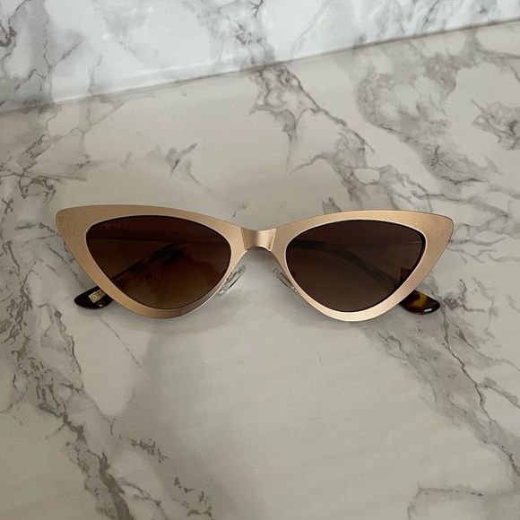 NWT Diff “Rae” Cat eye sunglasses main image 4